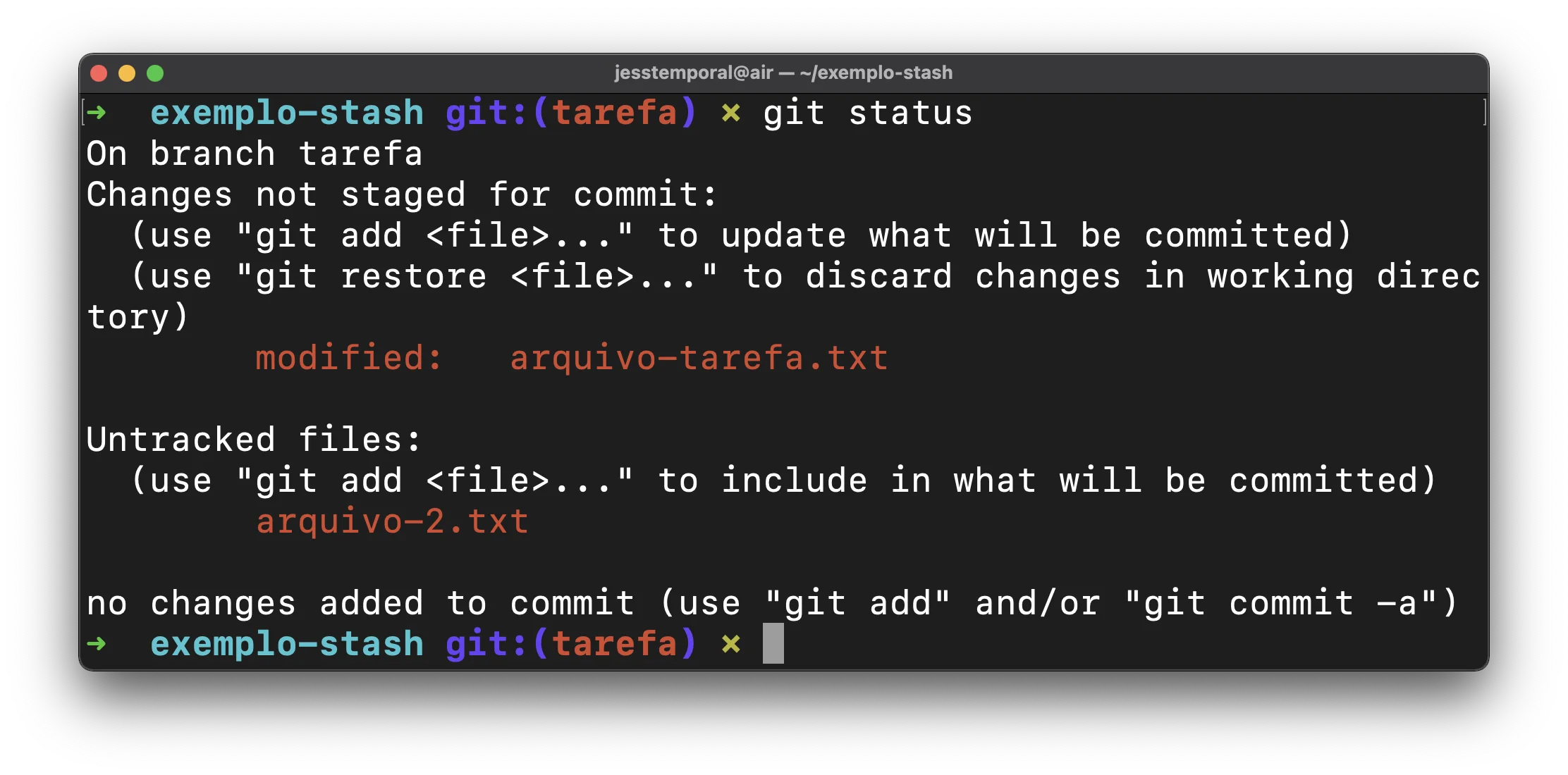 resultado do git status mostrando um arquivo modificado e um arquivo novo